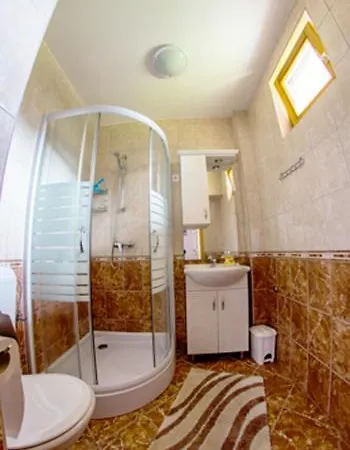 Apartment Mit Pool In