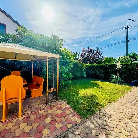 Apartment Mit Pool In