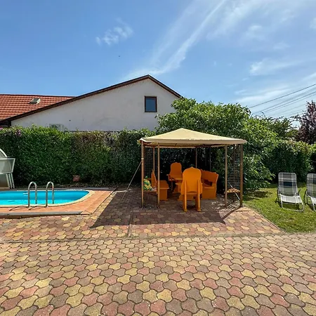 Mit Pool In Apartment *